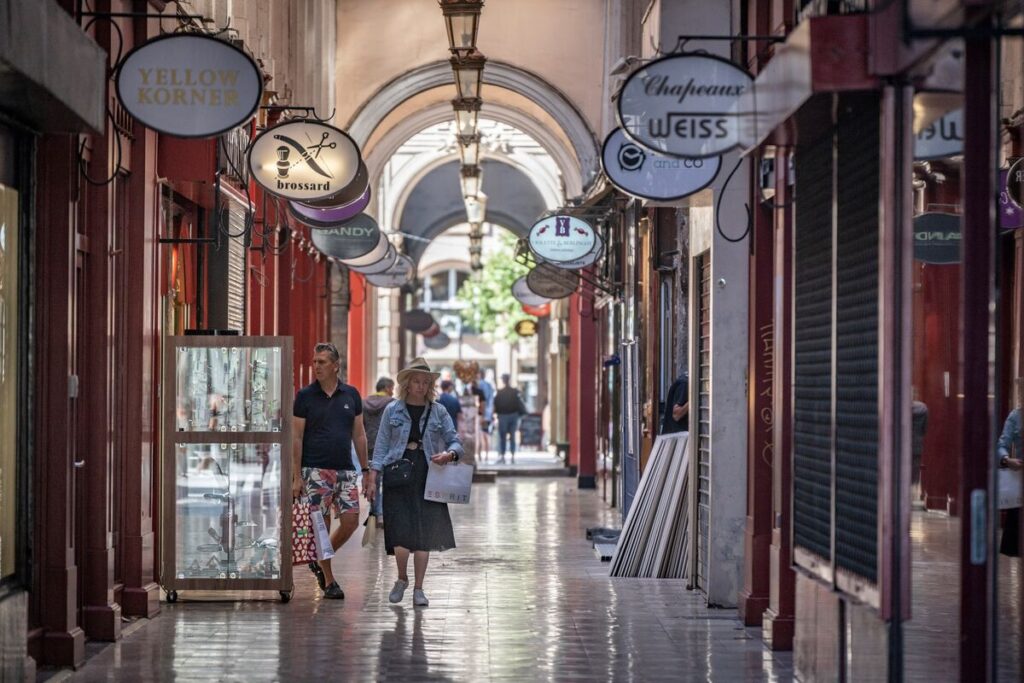 Euro-Zone Inflation Dips Closer to 2% as ECB Keeps Rates on Hold