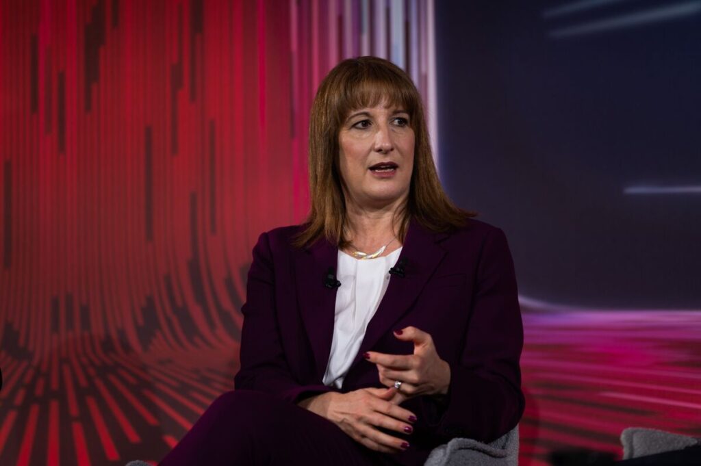 UK Chancellor to Press for Gulf Trade Deal in Riyadh Visit