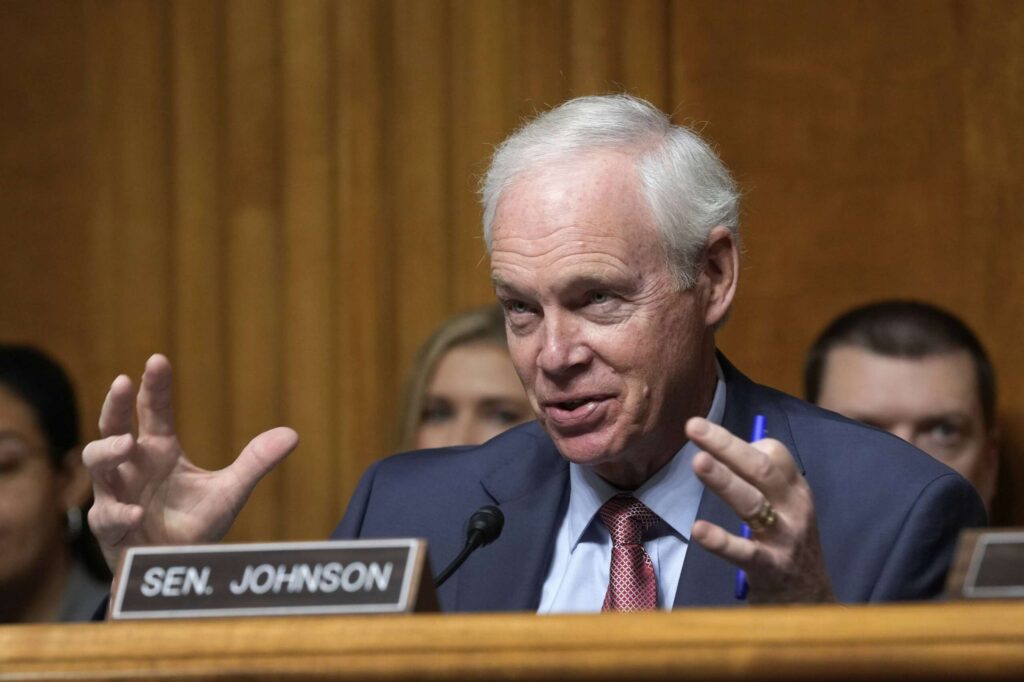 Senate Democrats block GOP motion to pay federal employees immediately