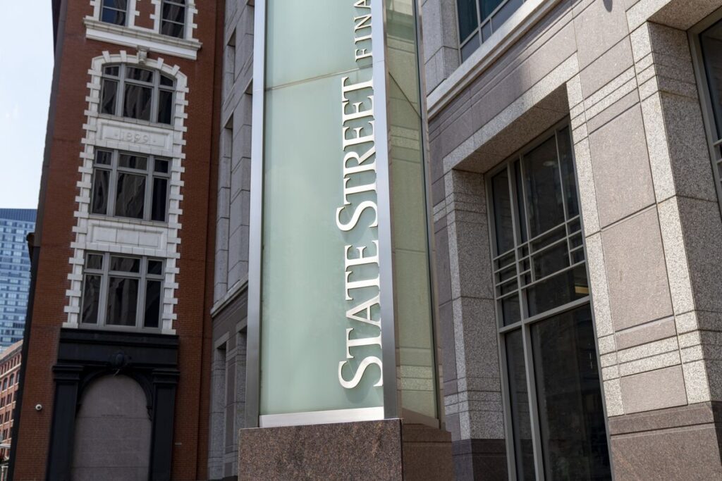 State Street Said to Be in Talks to Buy Indian Mutual Fund Stake