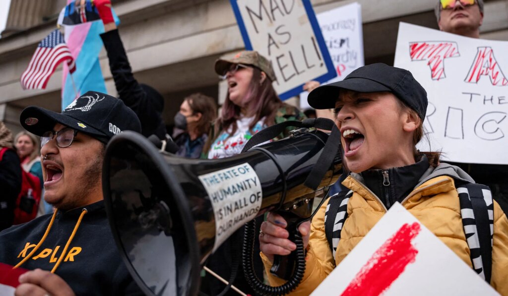 The Revolutionary Mood in America Is Getting Worse