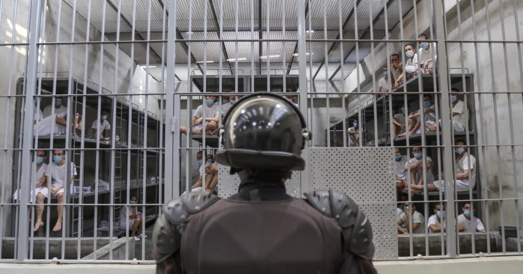 Treatment of Venezuelan migrants held at Salvadoran prison at U.S. request amounted to “arbitrary detention” and “torture,” report argues