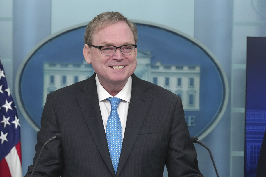 Trump team lays a rotten egg Trump team lays a rotten egg